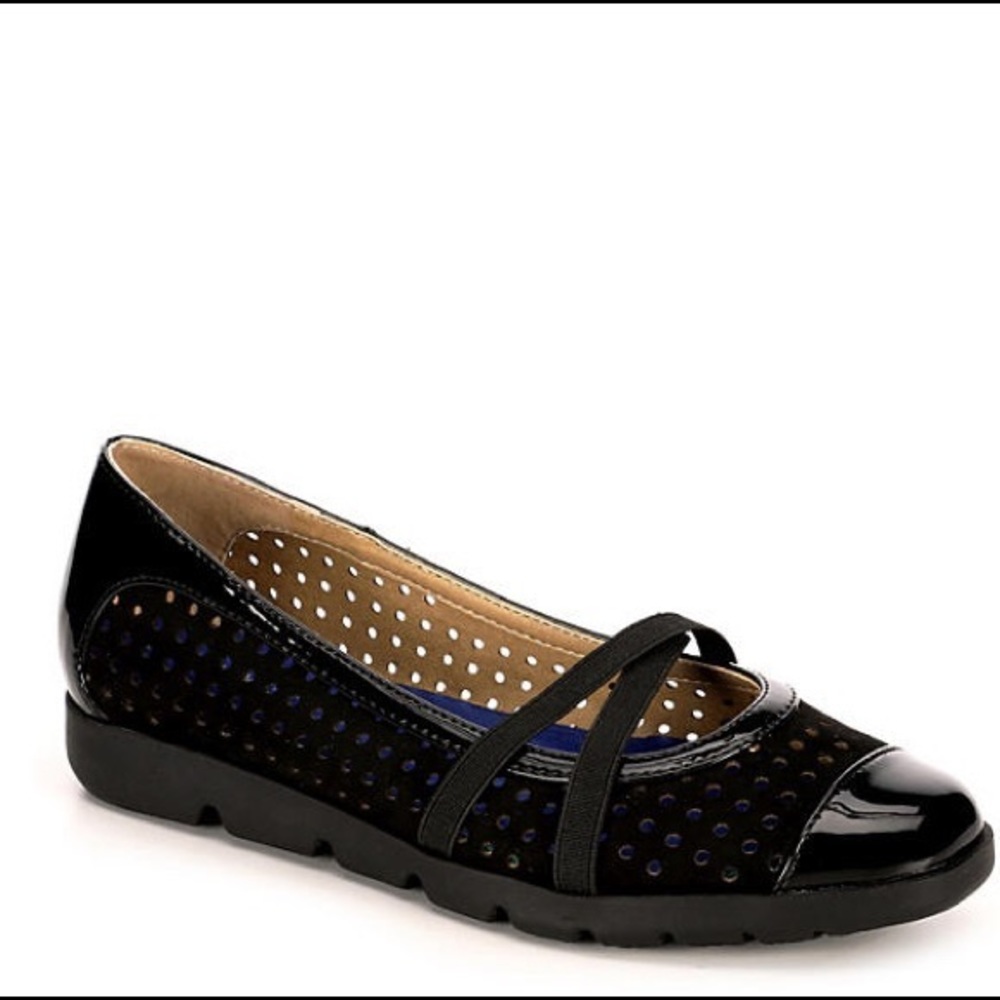 NWOB Adrienne Vittadini Womens Faine Black sz 9.5